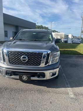 2017 Nissan Titan SV