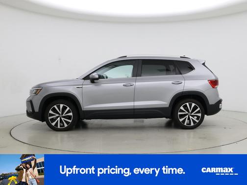 Silver 2022 Volkswagen Taos SE