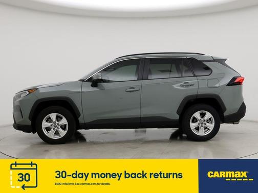 Photo 3 of 26 of 2021 Toyota RAV4 XLE