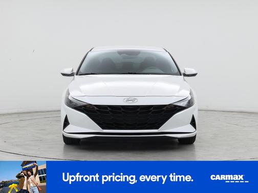 White 2022 Hyundai ELANTRA SEL