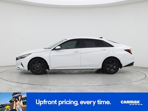 White 2022 Hyundai ELANTRA SEL