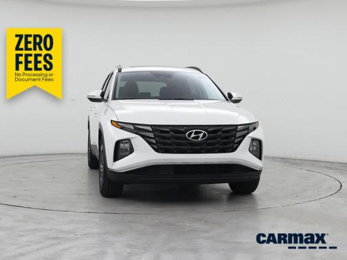 White 2023 Hyundai TUCSON SEL