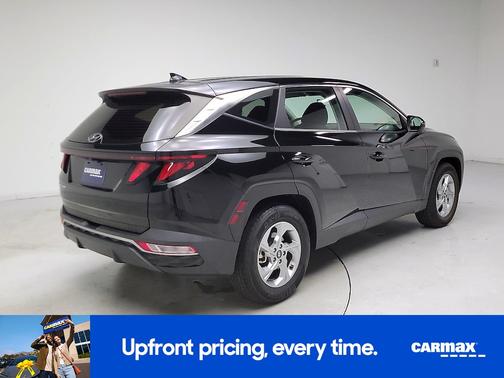 2022 Hyundai TUCSON SE