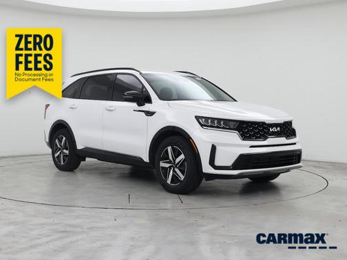 White 2023 Kia Sorento S