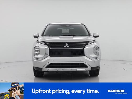 Silver 2023 Mitsubishi Outlander SE