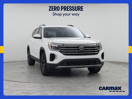 White 2024 Volkswagen Atlas SE w/Tech