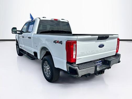 OXFORD WHITE 2025 Ford F-250 XLT