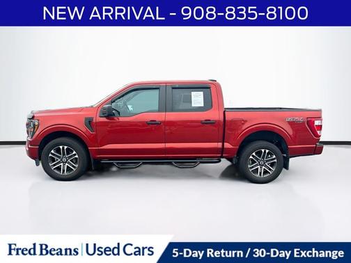 HOT PEPPER RED MET TINTD CC 2023 Ford F-150 XL