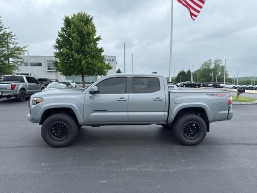 2020 Toyota Tacoma TRD SPORT