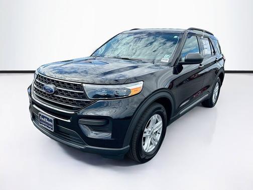 AGATE BLACK METALLIC 2023 Ford Explorer XLT