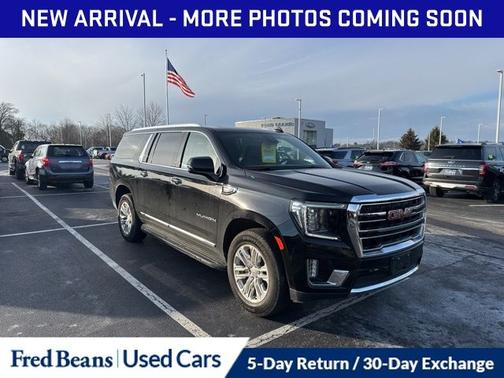 2023 GMC Yukon XL SLT