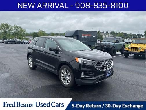 AGATE BLACK METALLIC 2022 Ford Edge TITANIUM