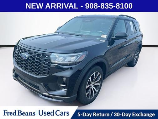AGATE BLACK METALLIC 2025 Ford Explorer ST-LINE