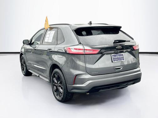 2022 Ford Edge SE