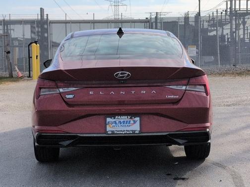 2023 Hyundai ELANTRA Limited