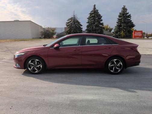 2023 Hyundai ELANTRA Limited