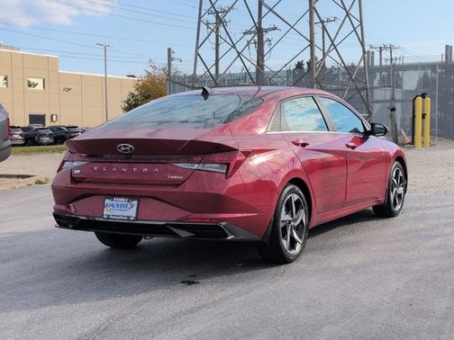 2023 Hyundai ELANTRA Limited