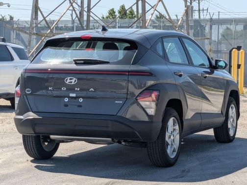 2025 Hyundai KONA SE