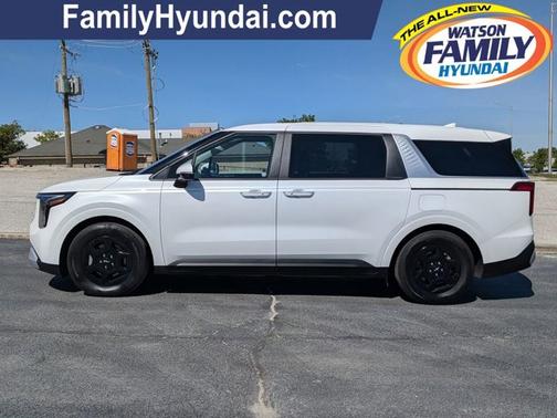 Snow White Pearl 2025 Kia Carnival LXS