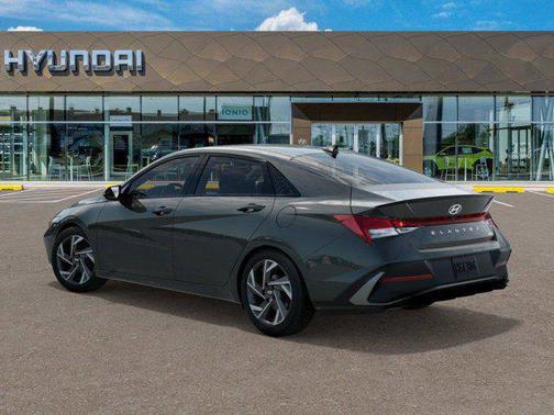 2025 Hyundai ELANTRA HEV SEL Sport