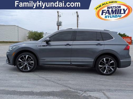 Platinum Gray Metallic 2023 Volkswagen Tiguan SEL R-Line