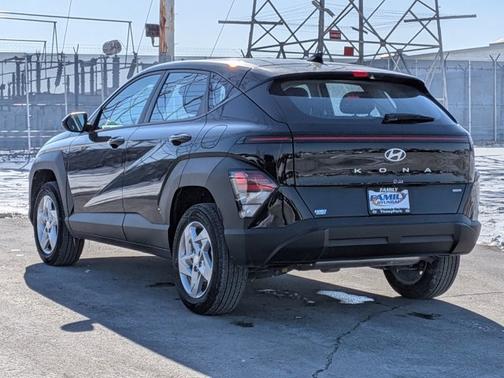 2025 Hyundai KONA SE