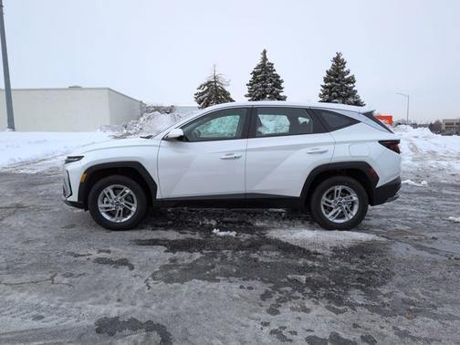 2025 Hyundai TUCSON SE