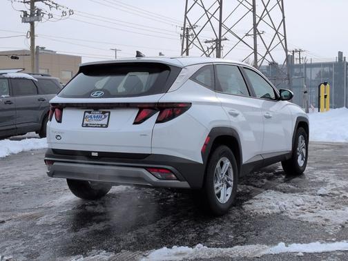 2025 Hyundai TUCSON SE
