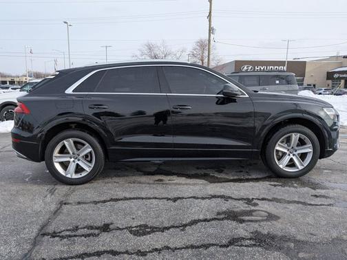 2019 Audi Q8 Premium