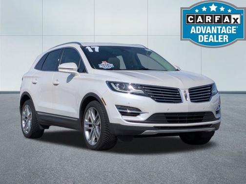 White Platinum Clearcoat Metallic 2017 Lincoln MKC Reserve