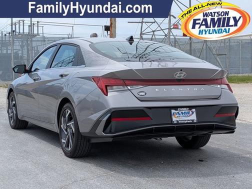 Fluid Metal 2025 Hyundai ELANTRA SEL Convenience