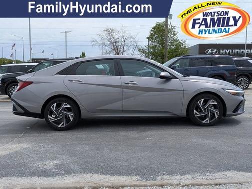 Fluid Metal 2025 Hyundai ELANTRA SEL Convenience