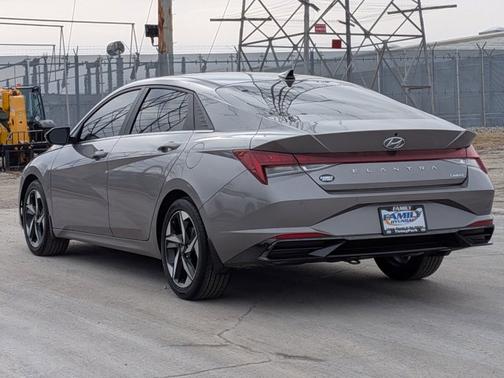 2023 Hyundai ELANTRA Limited