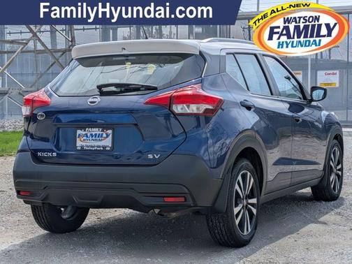 Deep Blue Pearl/Fresh Powder 2018 Nissan Kicks SV