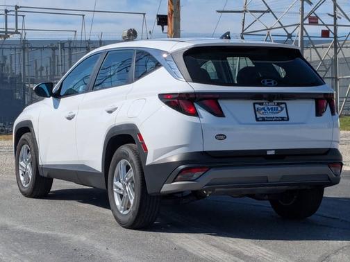 2025 Hyundai TUCSON SE