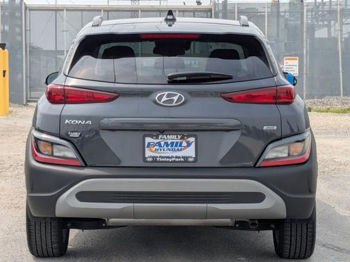 2022 Hyundai KONA SEL