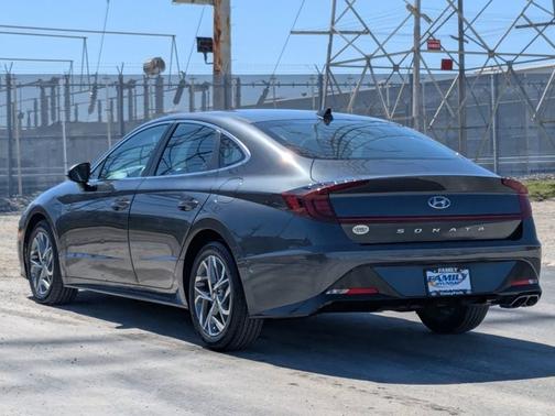 2022 Hyundai SONATA SEL