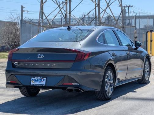 2022 Hyundai SONATA SEL