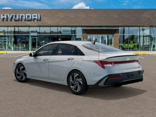 2025 Hyundai ELANTRA HEV SEL Sport