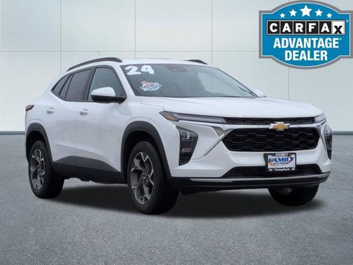 Summit White 2024 Chevrolet Trax LT