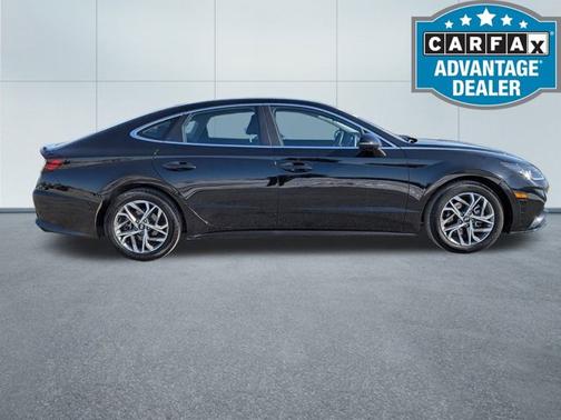 2022 Hyundai SONATA SEL