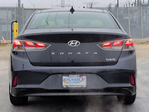 2019 Hyundai SONATA Hybrid Limited