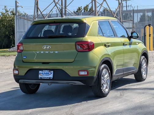 2023 Hyundai VENUE SE