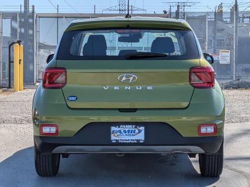 2023 Hyundai VENUE SE