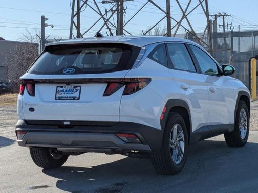 2025 Hyundai TUCSON SE