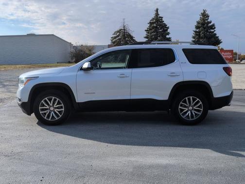 2017 GMC Acadia SLE-2