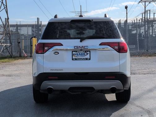 2017 GMC Acadia SLE-2