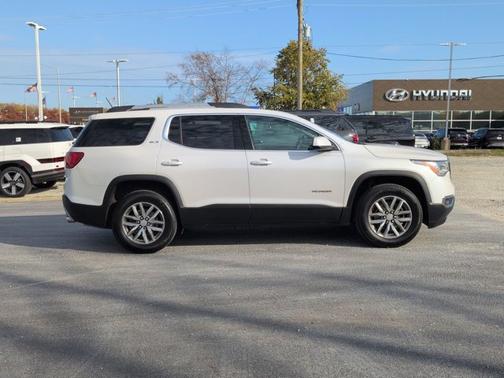 2017 GMC Acadia SLE-2