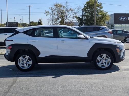 2025 Hyundai KONA SE
