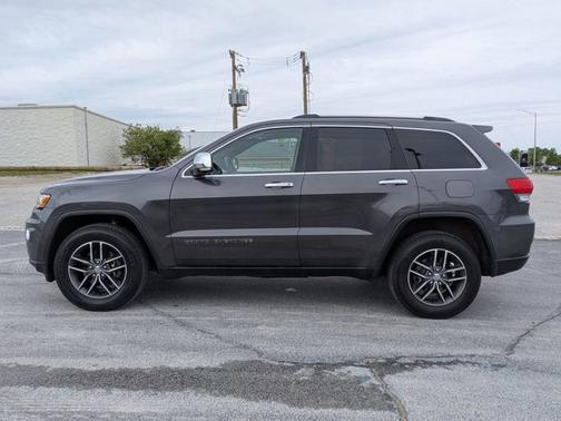 Granite Crystal Metallic Clearcoat 2018 Jeep Grand Cherokee Limited